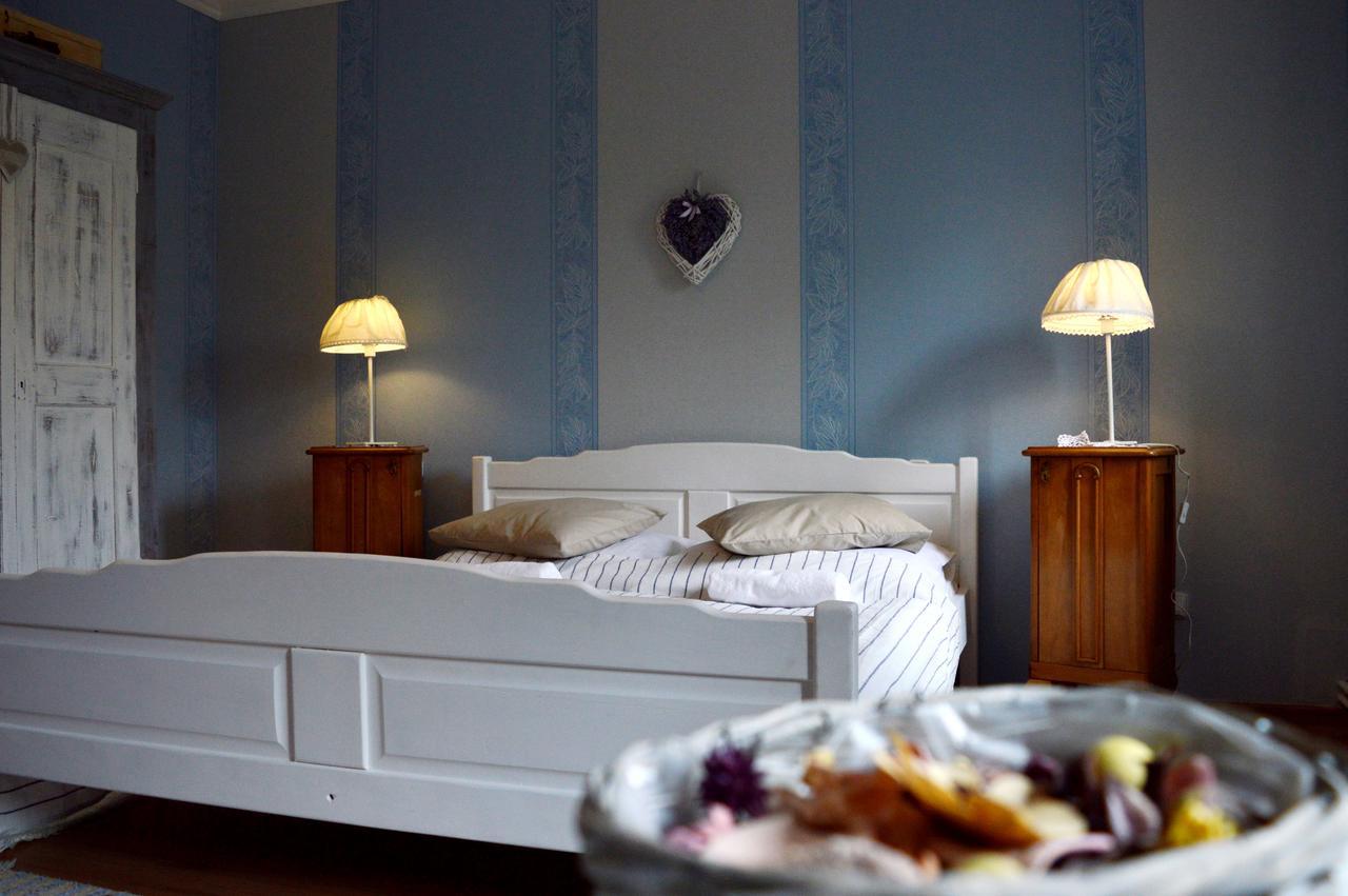 Pollushof Panzio Es Etterem Bed & Breakfast Csolnok Exterior photo